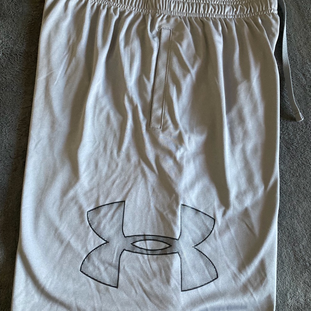 Under Armour Men's White Shorts